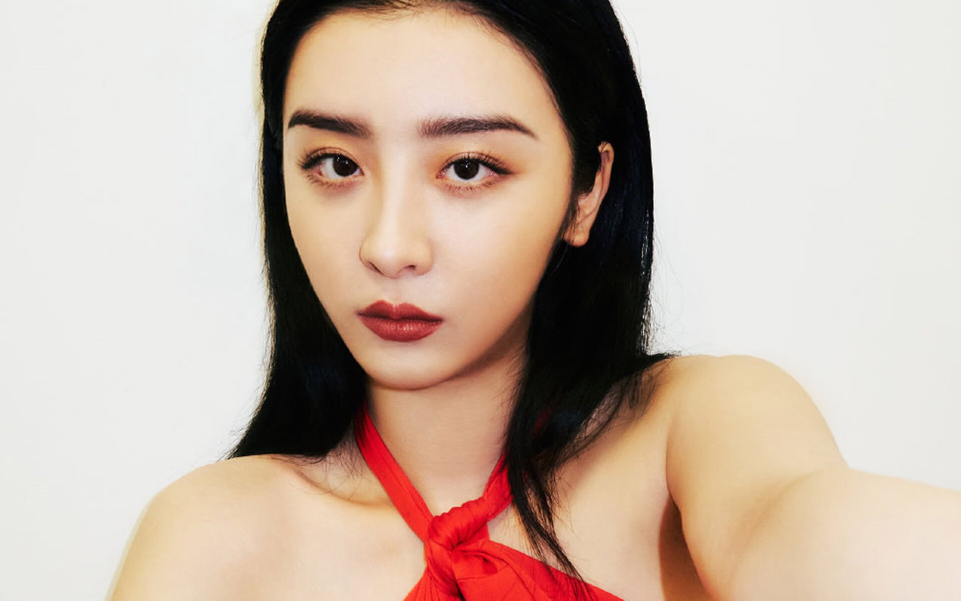 《读卖新闻》头版报道杭州亚运会开幕，关注日本代表团表现。，杭州亚运会新闻稿